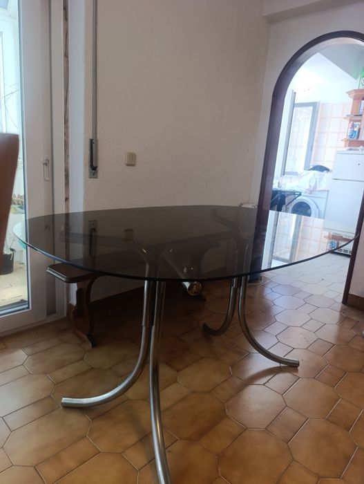 Mesa de jantar em vidro