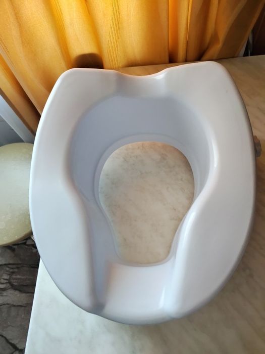 Накладка на унітаз ,15 см висота  ,нове,