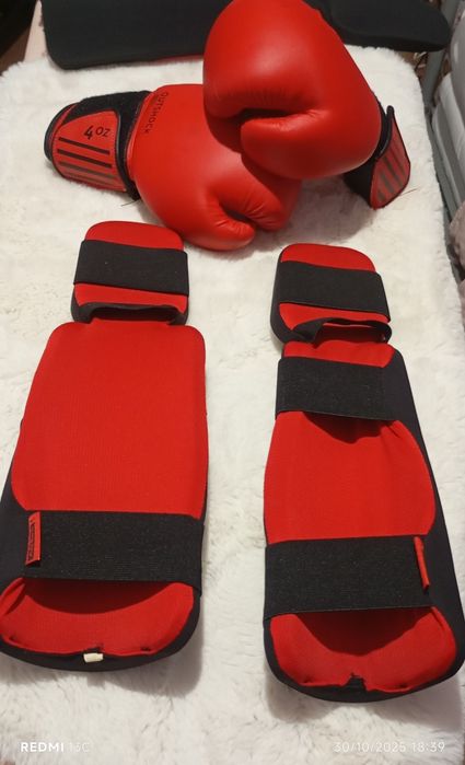 Conjunto luvas e caneleiras  criança