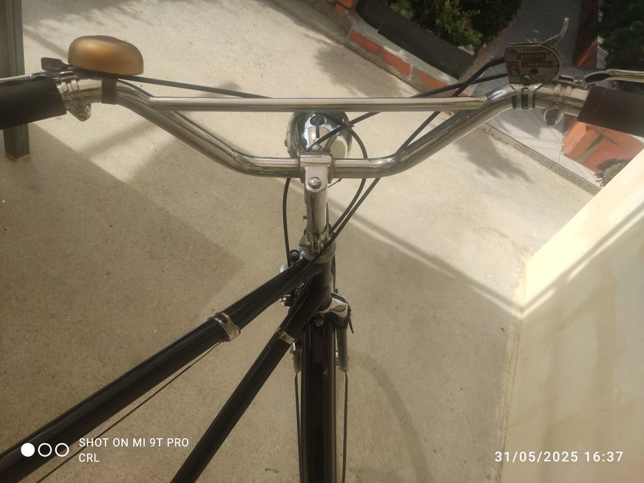 Bicicleta antiga raleigh