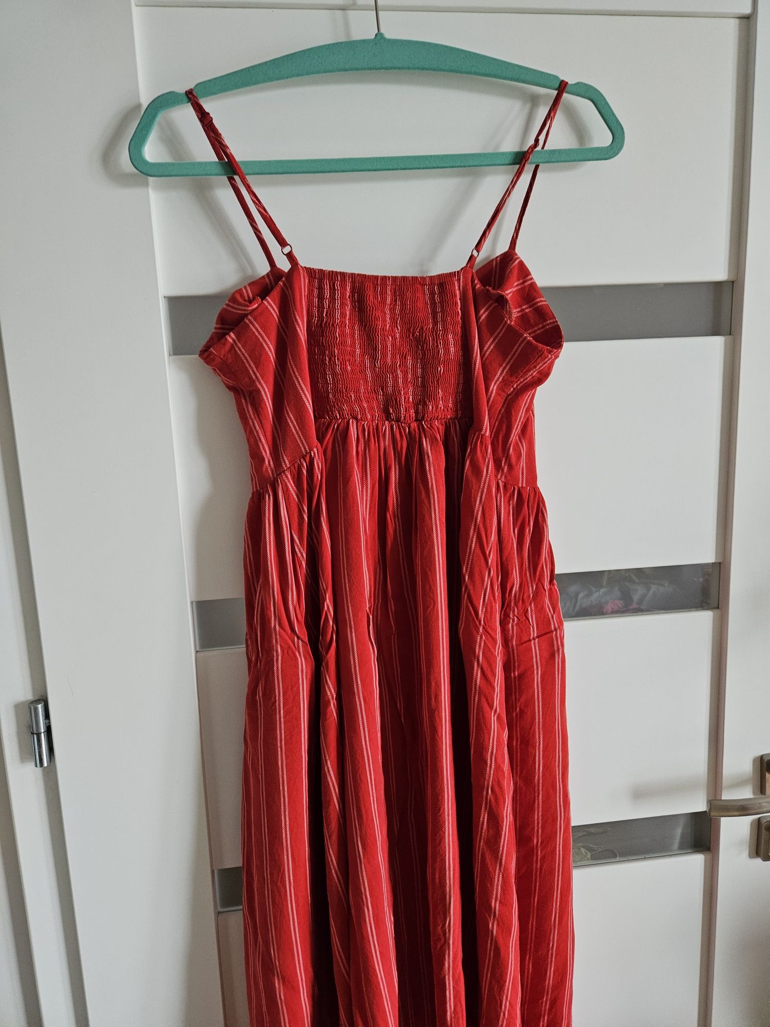 New look midi czerwona na lato guziki r 40