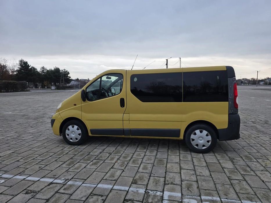 Opel Vivaro Opel Vivaro 2.5 dci 146 KM 9 osob