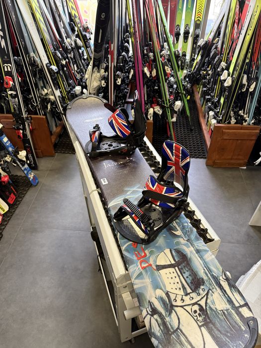 Deska snowboardowa DEVOUR 133 + wiązania SP S/M