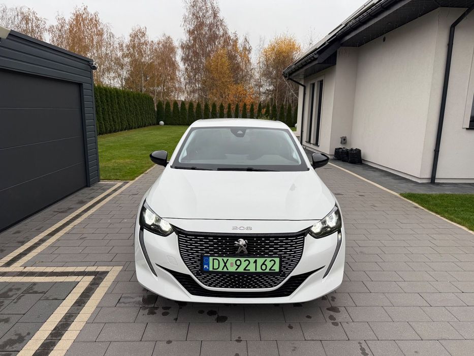 Peugeot 208 Peugeot E-208 50KW grudzień 2022 rok stan bardzo dobry