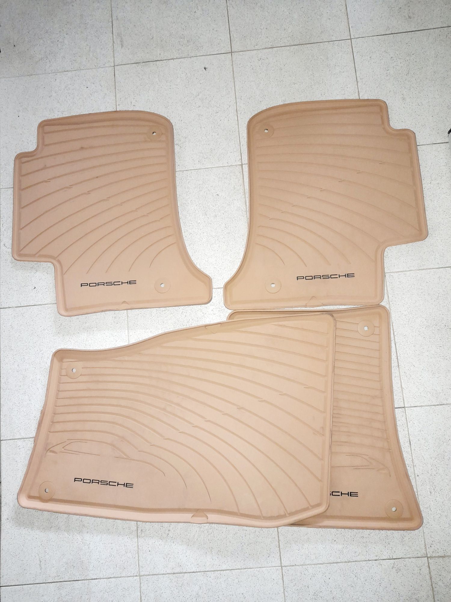 Tapetes Porsche Cayenne beges