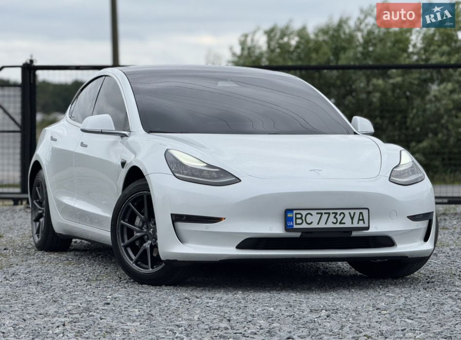Tesla model 3 2020р
