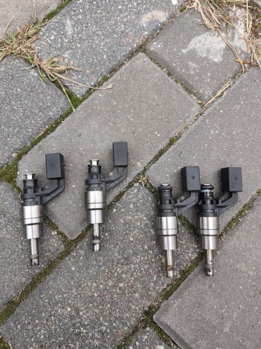 Форсунка форсунки 1.4 16 1.6 tsi Skoda Volkswagen Audi Seat  03C906036