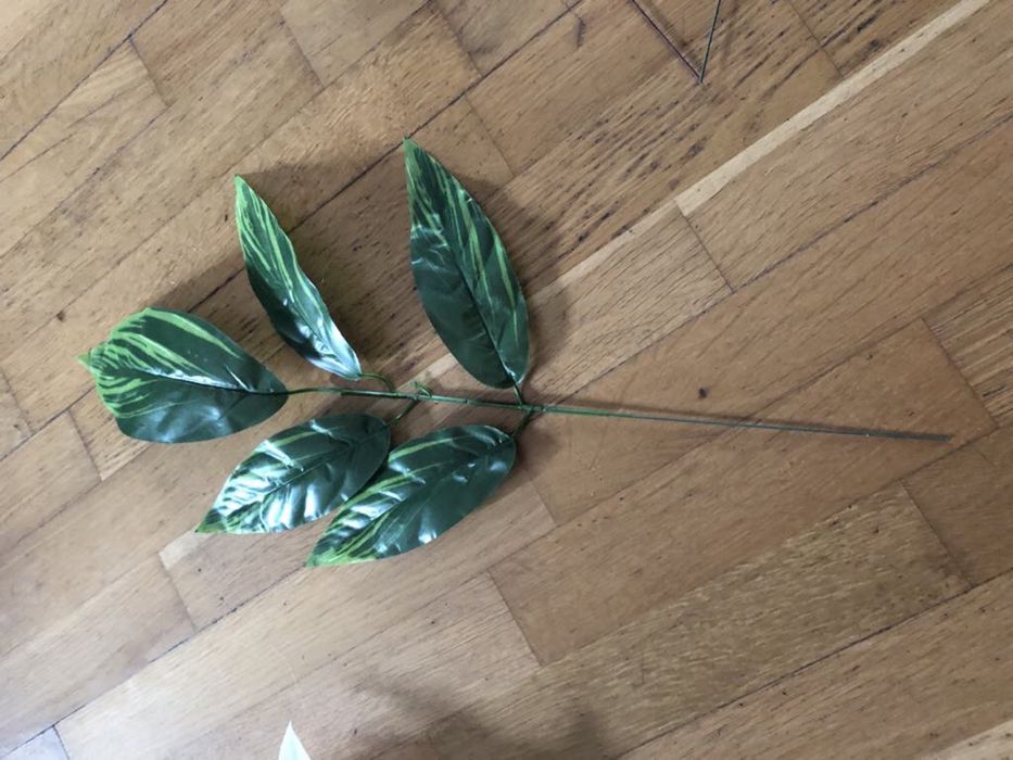 Zestaw sztucznych liści