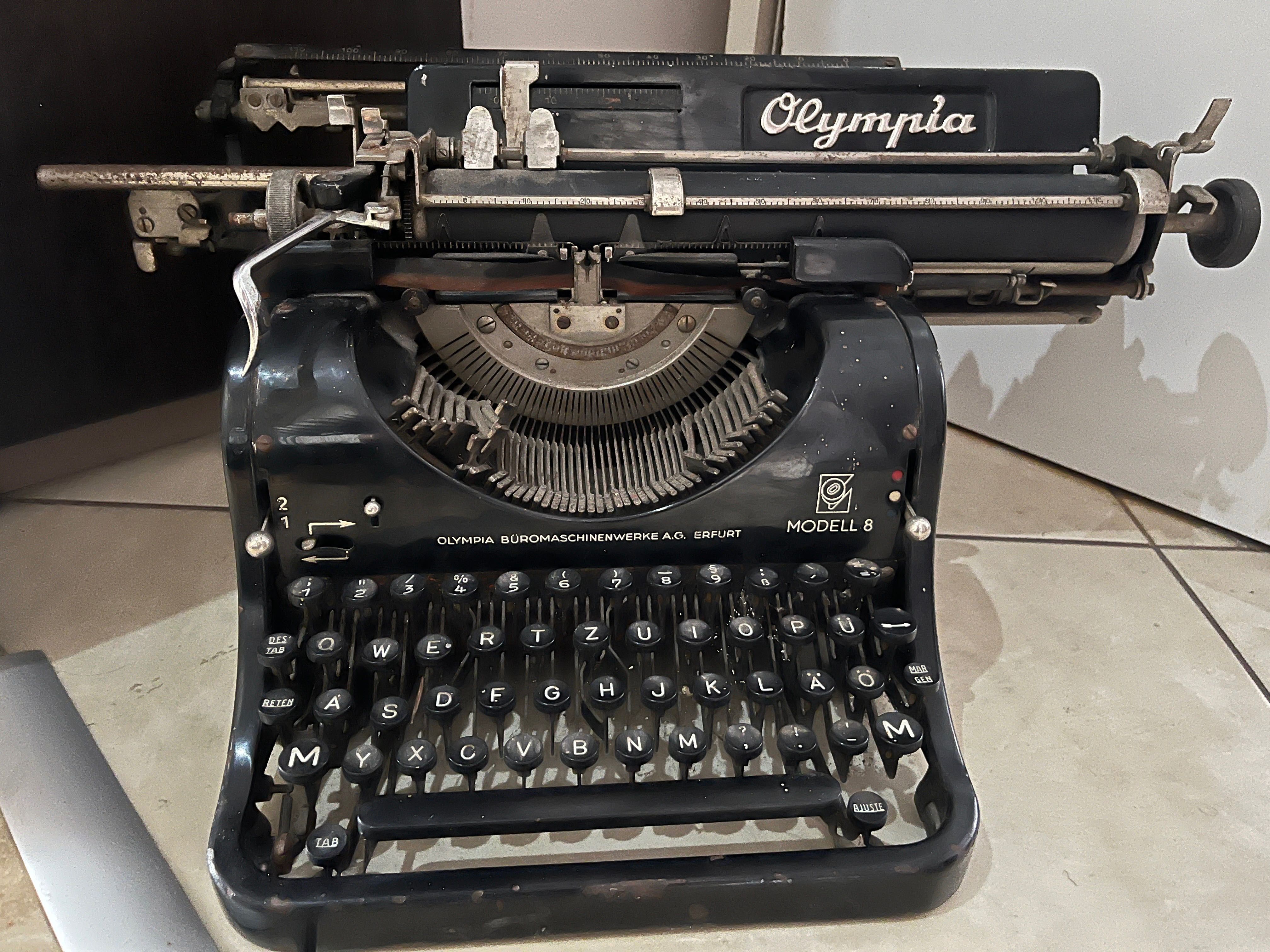 Maszyna do pisania Olympia modell 8