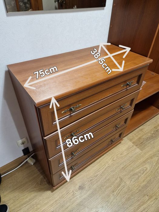 Шафа (201×190×36) з комодом (86×75×38) у гарному стані