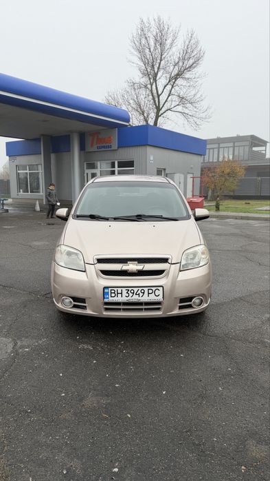 Продам шевролет авео в гарному стані автомат 1.6 бензин
