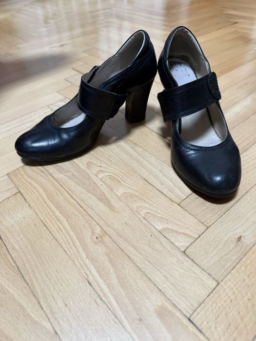 Взуття безкоштовно 36р