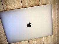 MacBook Pro 16" 2.3 GHz i9 32GB / 1TB AMD Radeon 5500 4GB