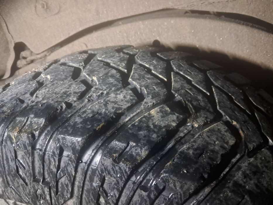 Conjunto jantes e pneus furação japonesa