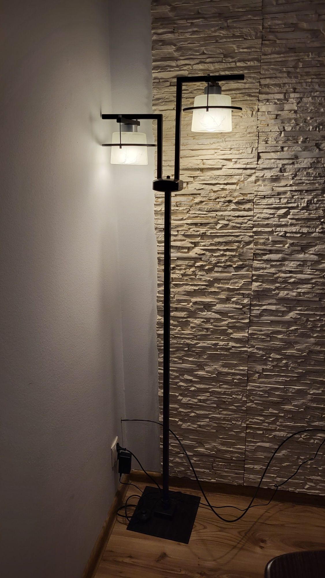 Lampa stojąca wysoka 2 żarówki