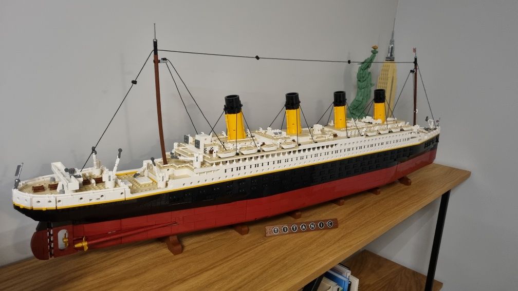 LEGO® Titanic 10294 jak nowy !