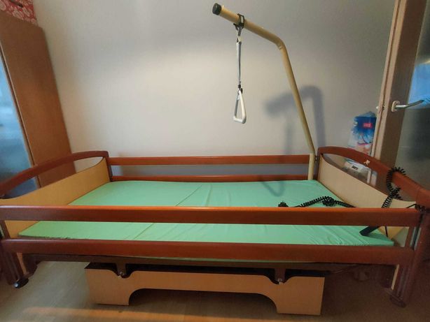 Łóżko rehabilitacyjne elektryczne z materacem