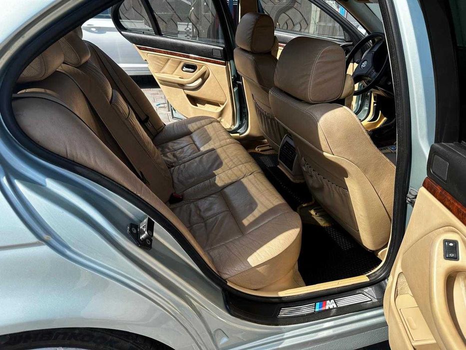 Продам BMW E 39 528i