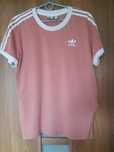 Różowa koszulka adidas