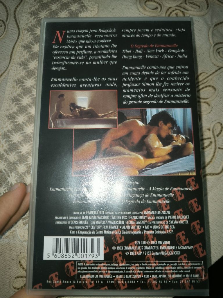 Vendo filme " O segredo de Emmanuelle" em formato VHS