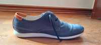 Sapatos em pele azuis