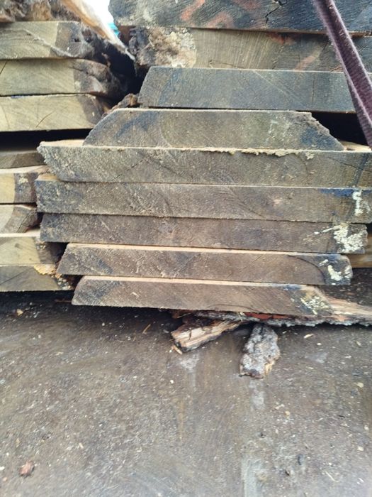 Tarcica dębowa. Deski foszty bale. Dąb.