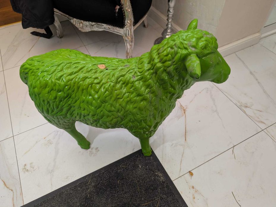 Owaca figura ogrodowa, rzeźba.