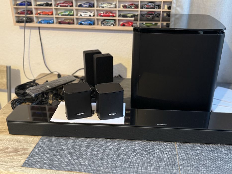 Домашній кінотеантр Bose Soundbar 700 + Bass Module 700 + Speakers