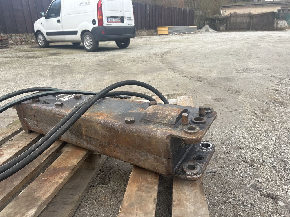Używany młot hydrauliczny do minikoparki JCB  HM100