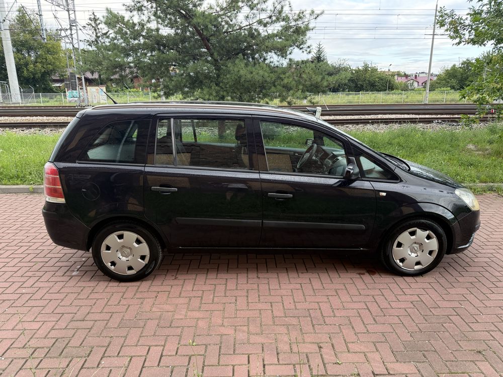 Opel Zafira 1.9 CDTi 2005r HAK 7 osób 10 lat jeden wlaściciel