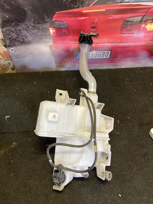 Бачок омивача з моторчиком Mazda CX-5 kd4567480