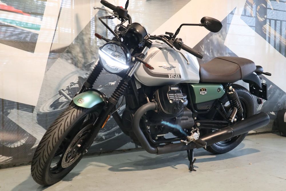 Moto Guzzi V7 Moto Guzzi V7 IV Stone Special Armed Bike, 2 LATA GWARACNJI, Film