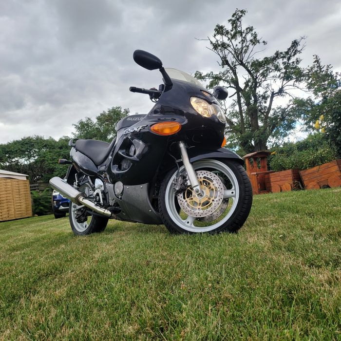 Suzuki gsxf 600 katana
