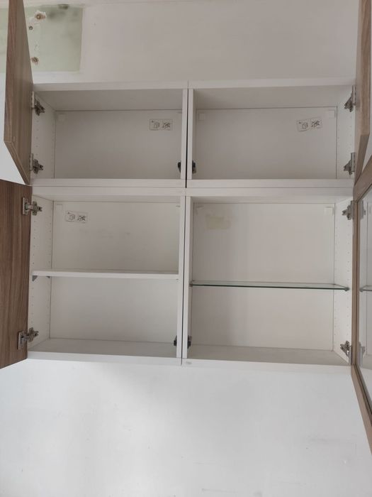 Móvel de sala com cristaleira