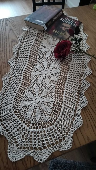 Bieżnik serwetka szydełkowe rękodzieło misterne cacko obrus 39x87