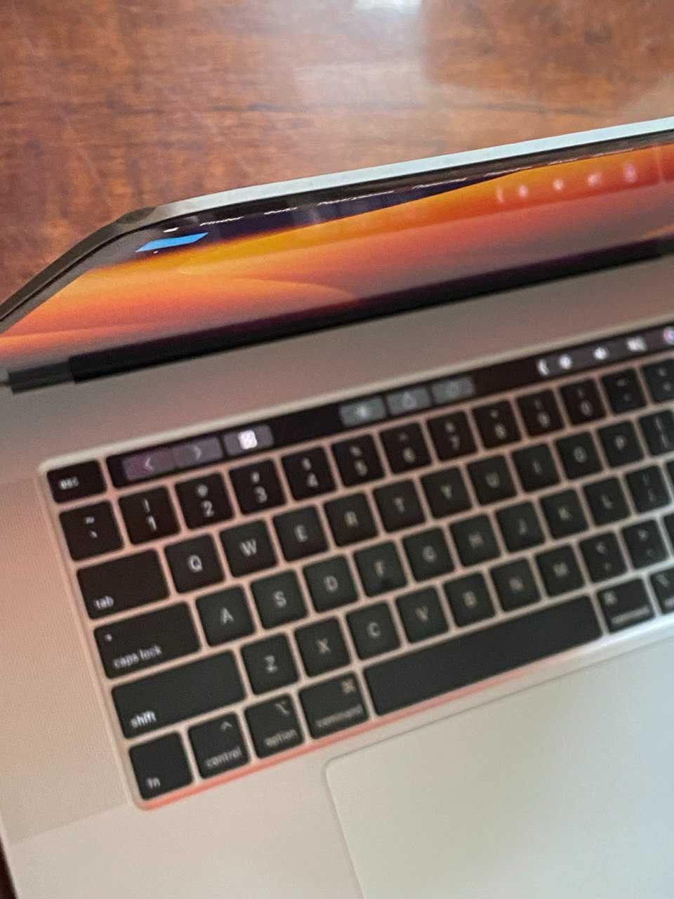 Mac Book pro 2019 16' (i7, 512, 16озу, Intel 630)