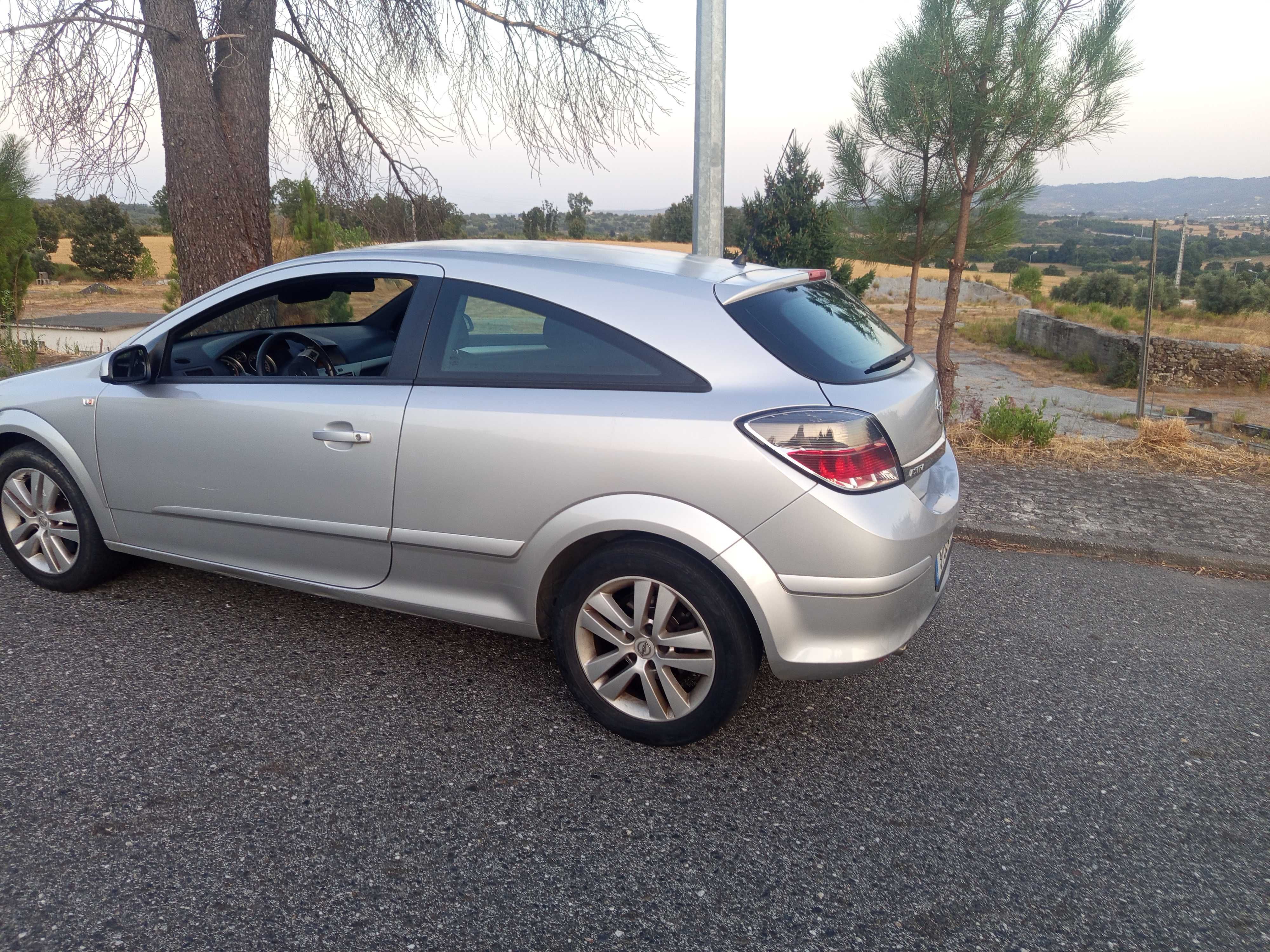Opel astra gtc 1.7