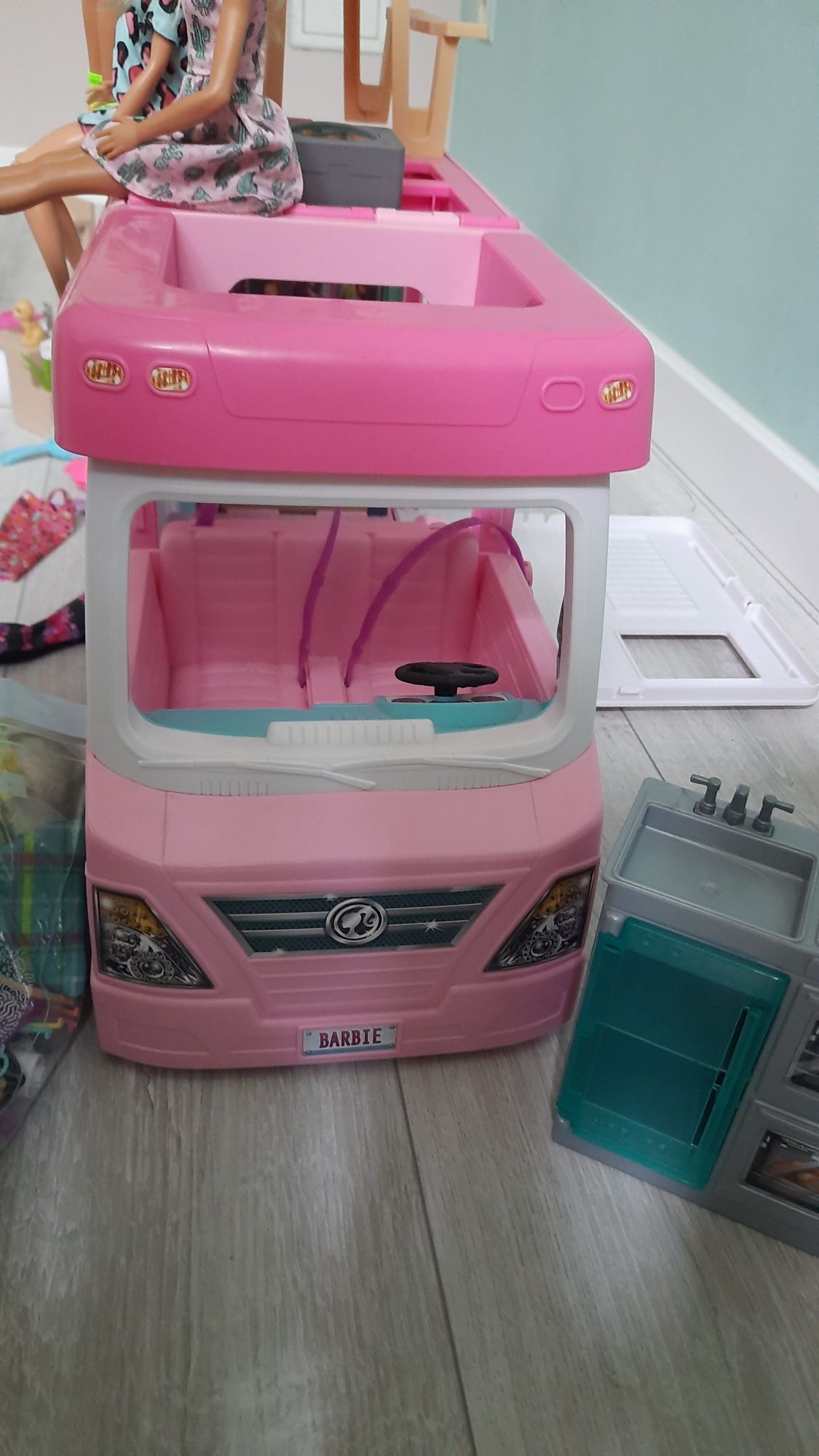 Barbie GHL93 - Kamper 3 w 1 Super Przygoda są akcesoria