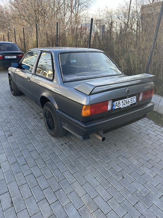 Продам BMW E30 купе
