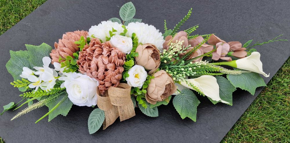 Kompozycja kwiatowa na grób cmentarz stroik ikebana Z354