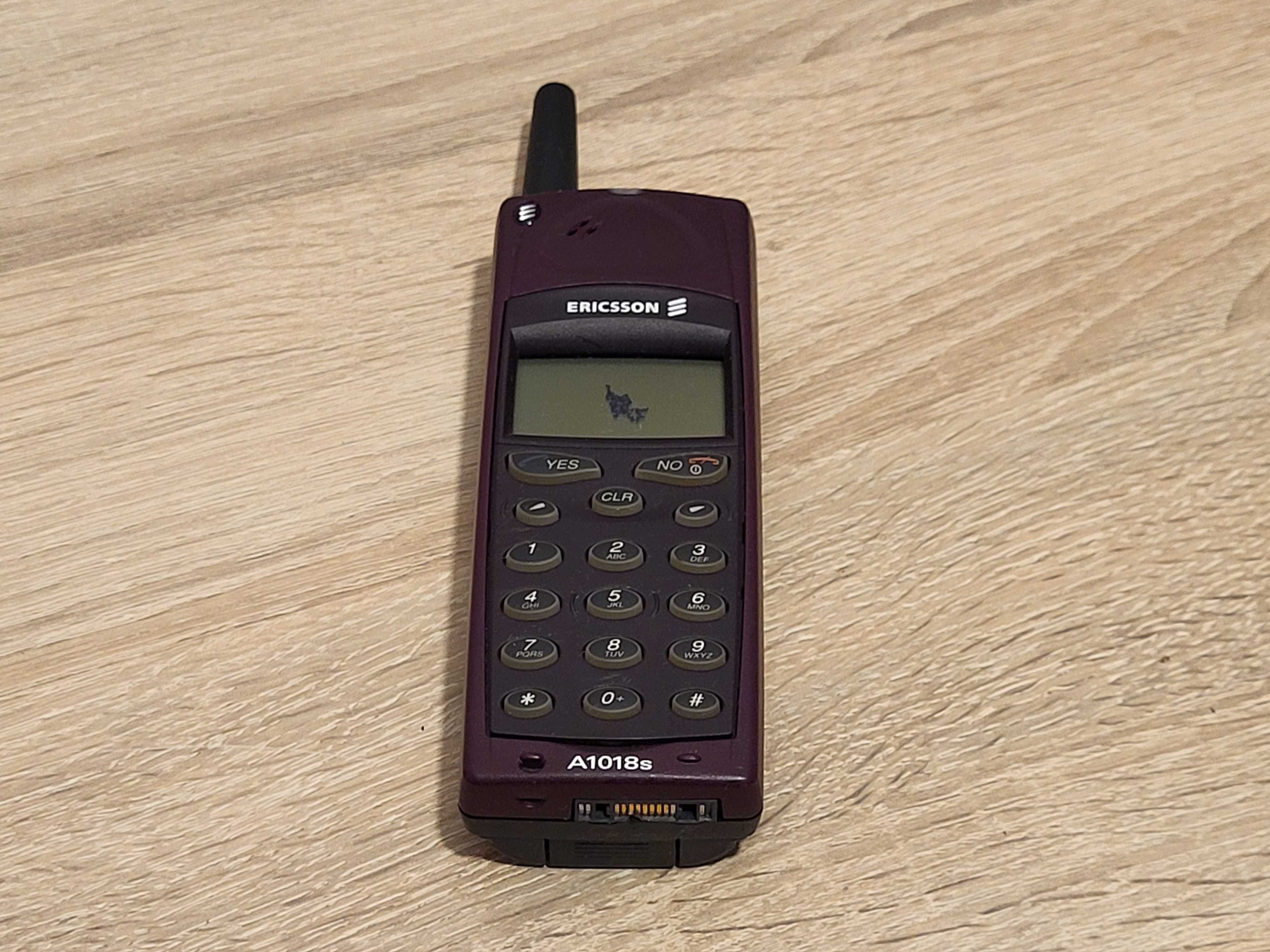 Zestaw 2 telefony Ericsson A1018s + Samsung
