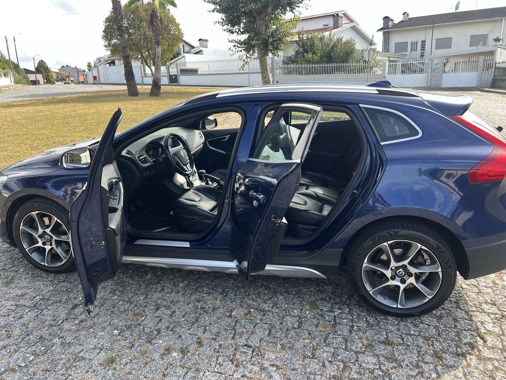 Volvo V40 D4 Cross Country (OCEAN RACE)