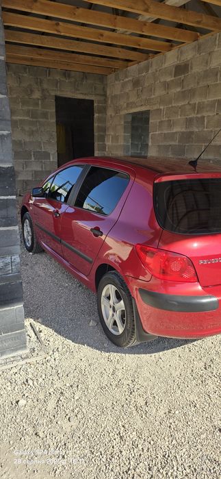 Автомобіль пежо 307