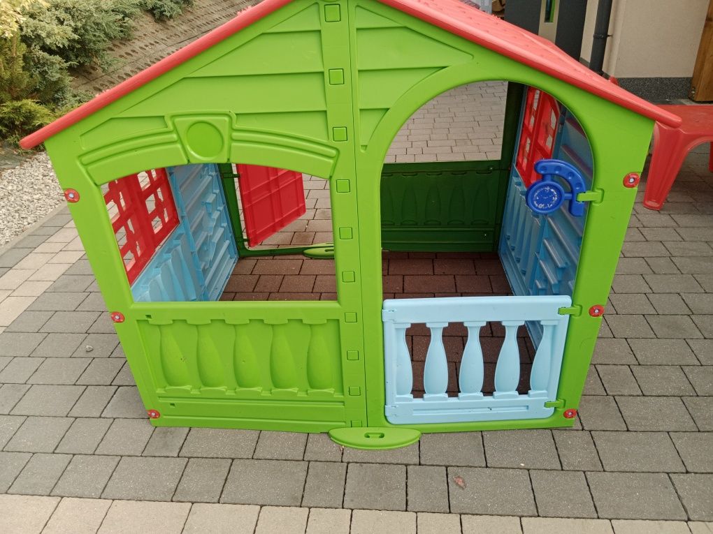 Plastikowy domek ogrodowy