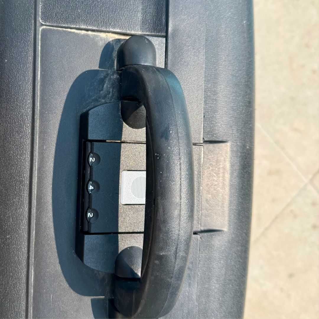 Mala Vintage Delsey Rígida Fecho com Código Preta com Rodas Suitcase