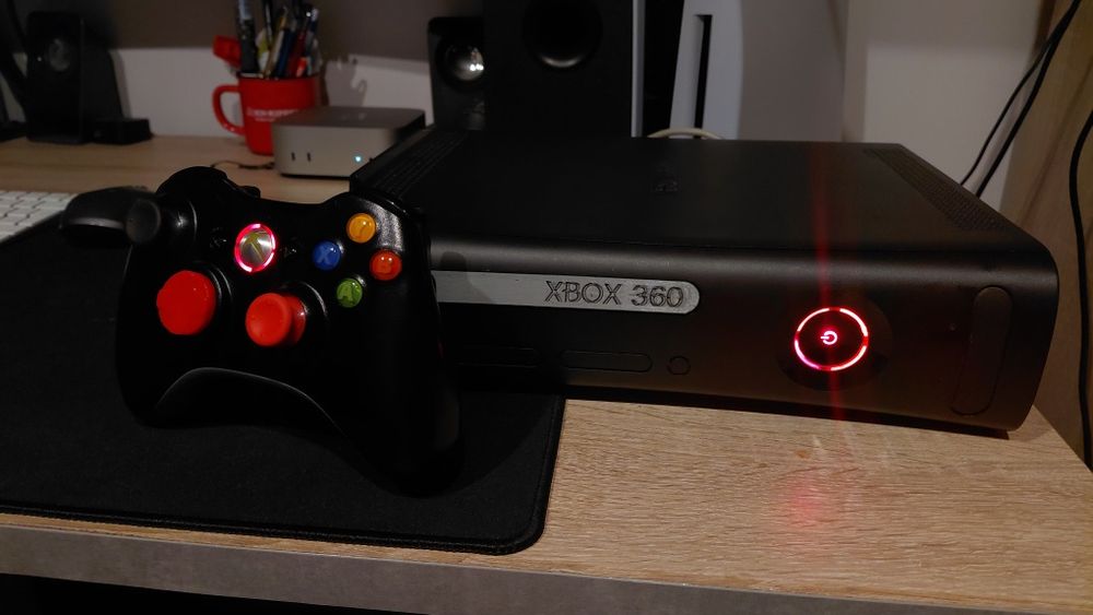 Xbox 360 120GB RGH 3 Jasper CUSTOM + Pad
