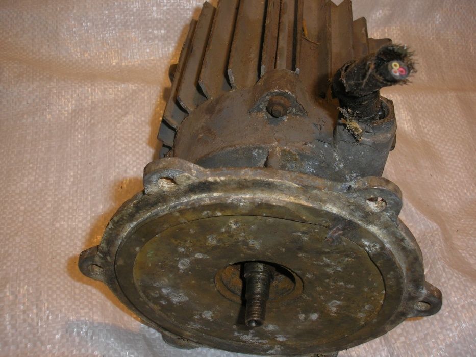 Электро мотор с насоса