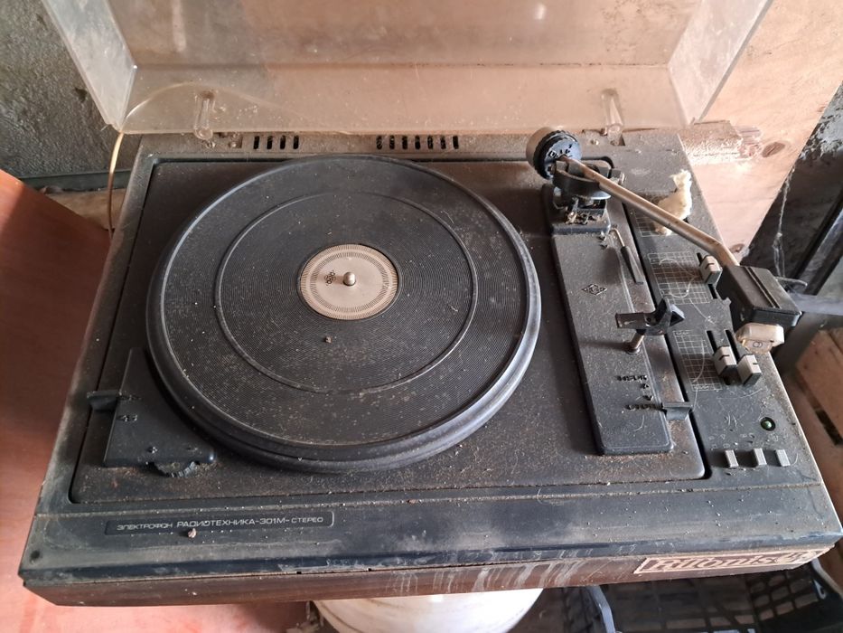 Продам проигрыватель виниловых пластинок Электрон 301М-стерео