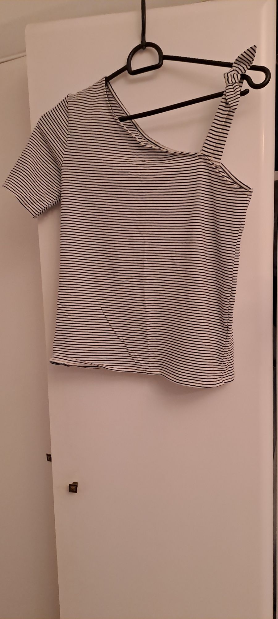 Dziewczęca koszulka na jedno ramiączko marki H&M rozmiar 158/164.