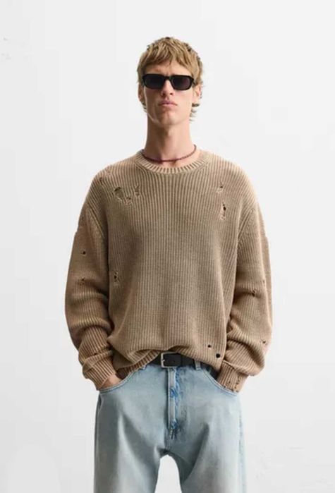 Светр Bershka унісекс оверсайз рваний фабрично distressed Ripped Faded